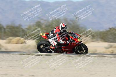 media/Dec-01-2025-Moto Forza (Mon) [[2daa91e15f]]/2-Intermediate Group/Session 3 (Turn 7 Inside Pans)/